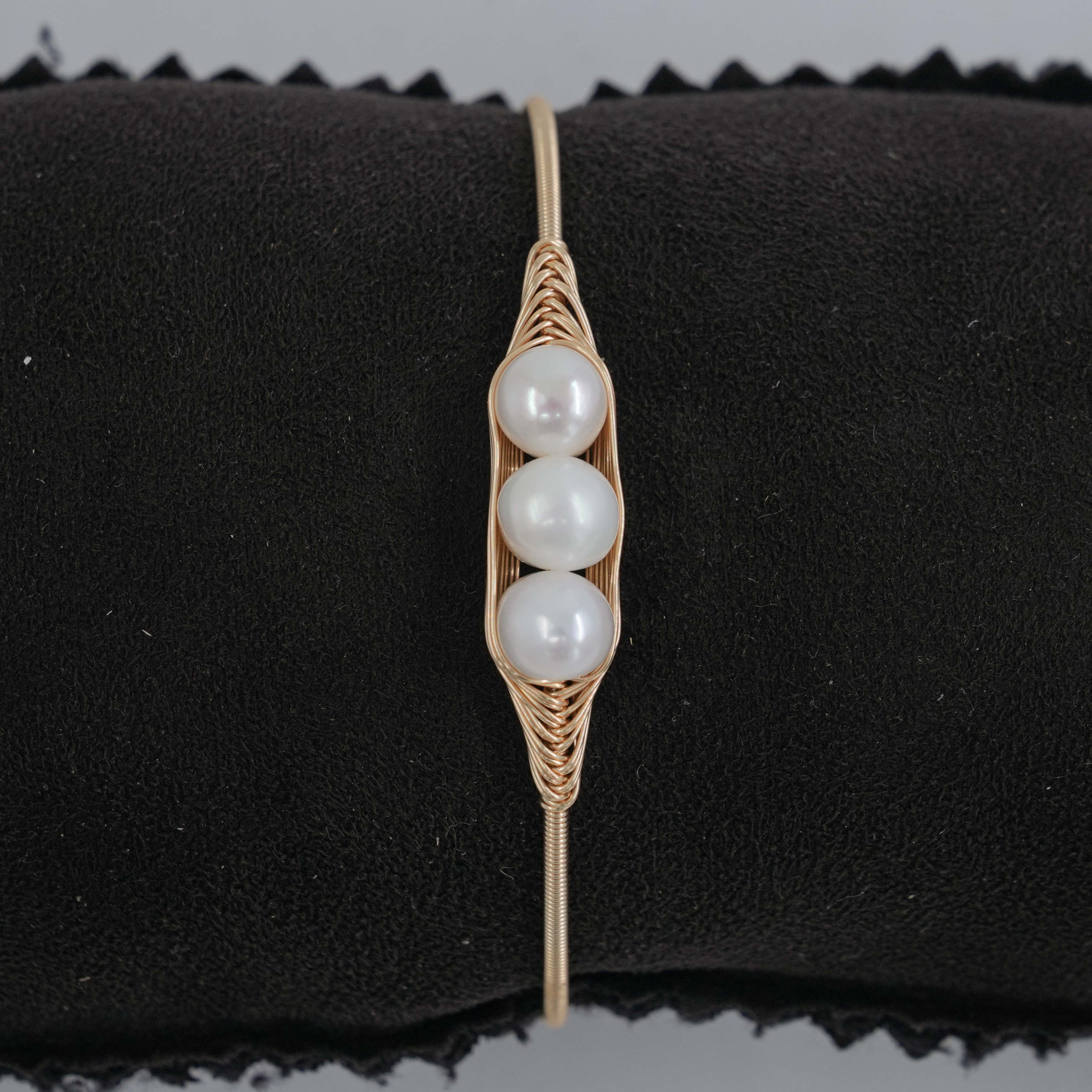 The Pearl Atelier by Kabra Pearls - Gold Polished 3 Pearl Bracelet